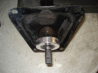Steering_shaft-03.jpg (316.34 KiB) Viewed 23034 times Collar retains the shaft bearing