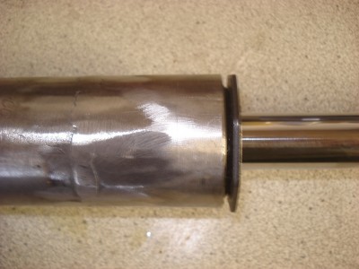Small gap here to allow tightening the shock retainer nut